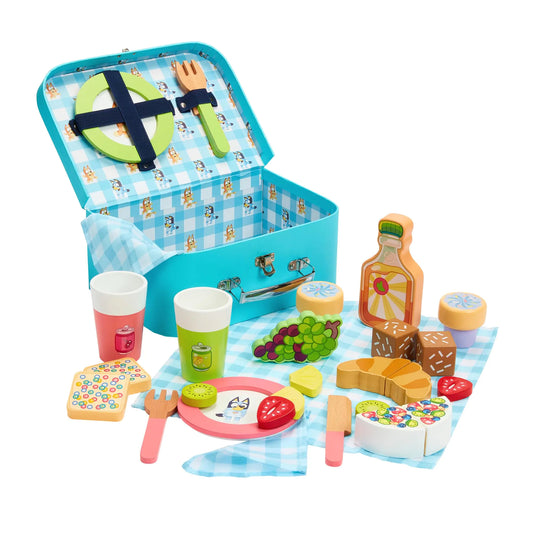 Bluey – Picnic Basket Set – 30 Piece Wooden Roleplay Toy with Carry Case Cutlery & Pretend Food Accessories for Kids – FSC-Certified Material – Fun Imaginative Kit for 3 Years and Up